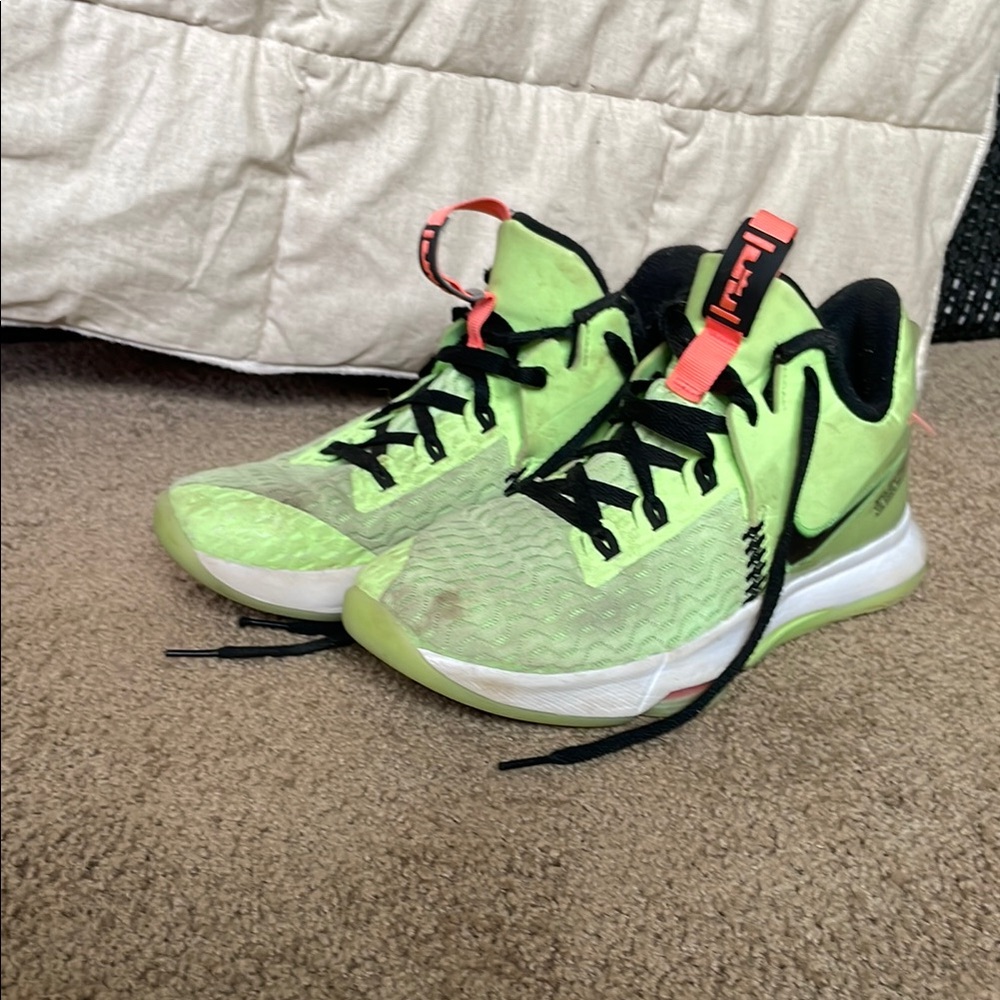Nike Lime and Black Running Shoes